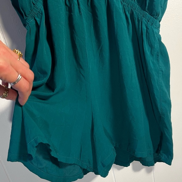 Vintage Daisy Romper - Picture 5 of 8